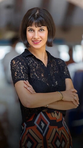 Oya Geron, Co-Founder of CoMindLab, AI transformation leader and Cambridge researcher